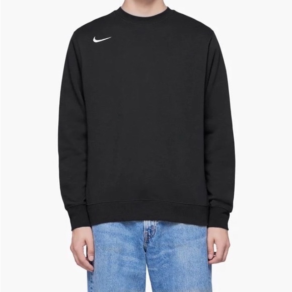 Nike Club Fleece Crew Sweatshirt - Picture 2 of 4